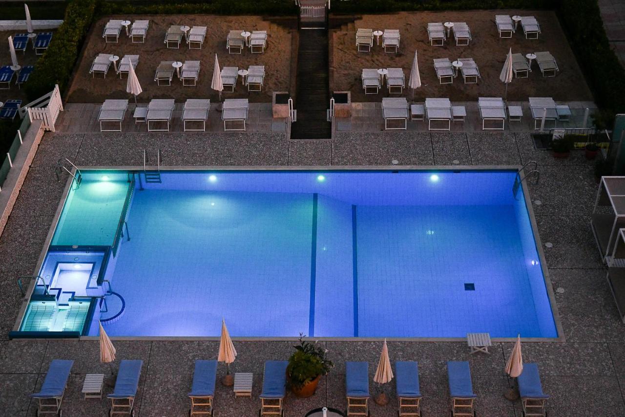 Hotel Beny リド・ディ・イエゾロ エクステリア 写真